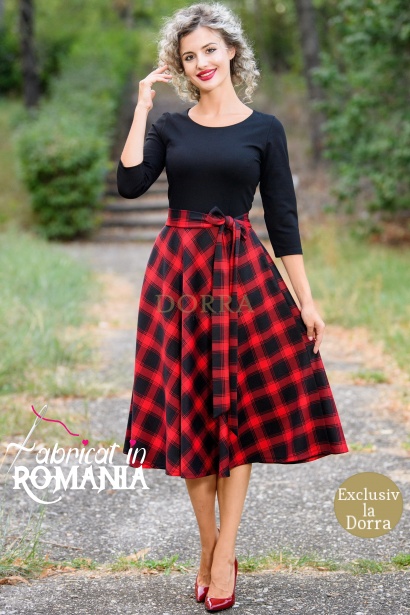 Rochie Gabrielle din jerse de bumbac cu fusta in carouri rosii  si cordon detasabil